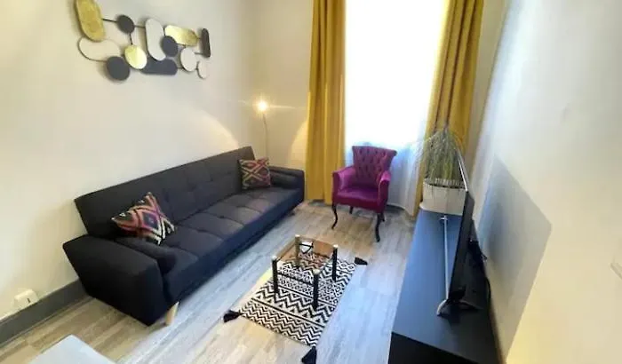 Chic & Elegance Centre Apartment