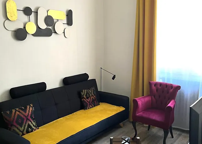 Chic & Elegance Centre *